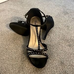 Women’s Black w/gold Studded Heels